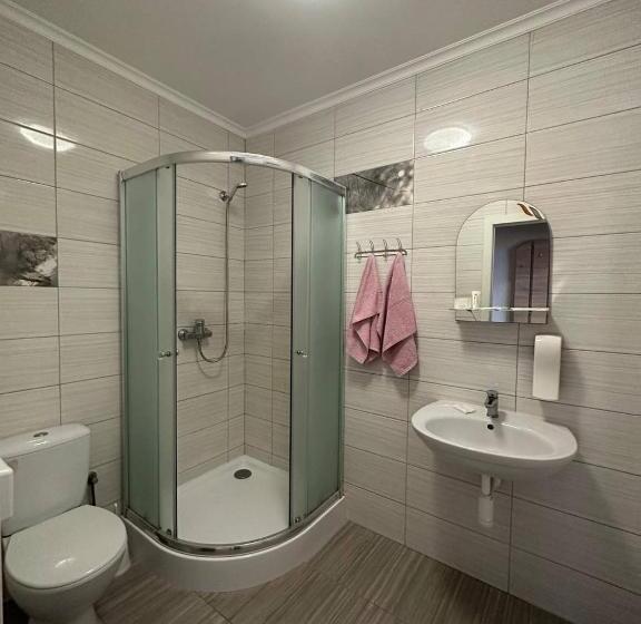 חדר משפחתי, Vip Hostel