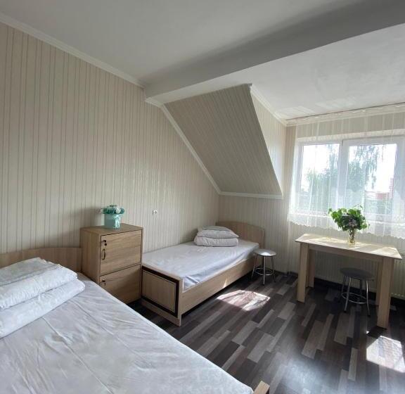 חדר סטנדרט לארבעה, Vip Hostel