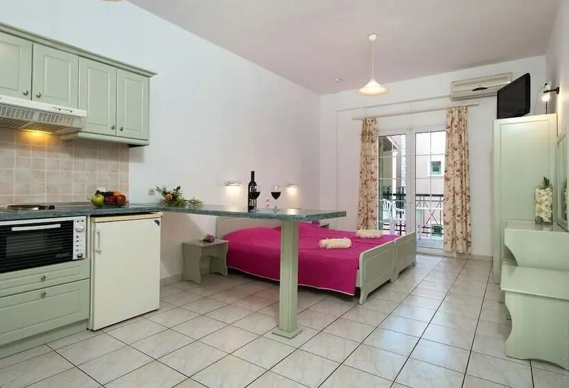 استودیوی استاندارد, Philippos Kassiopi Apartments