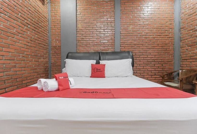 Номер Стандарт, Reddoorz Plus At Ampera Raya