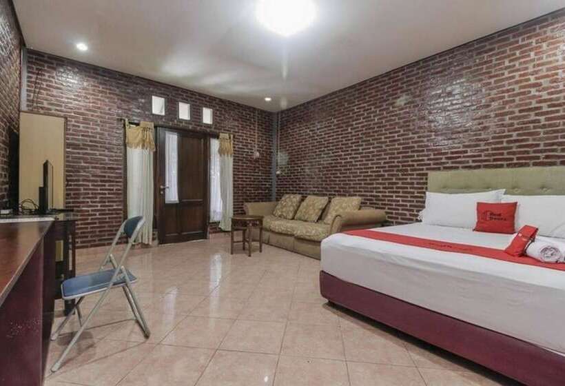 Номер Deluxe, Reddoorz Plus At Ampera Raya