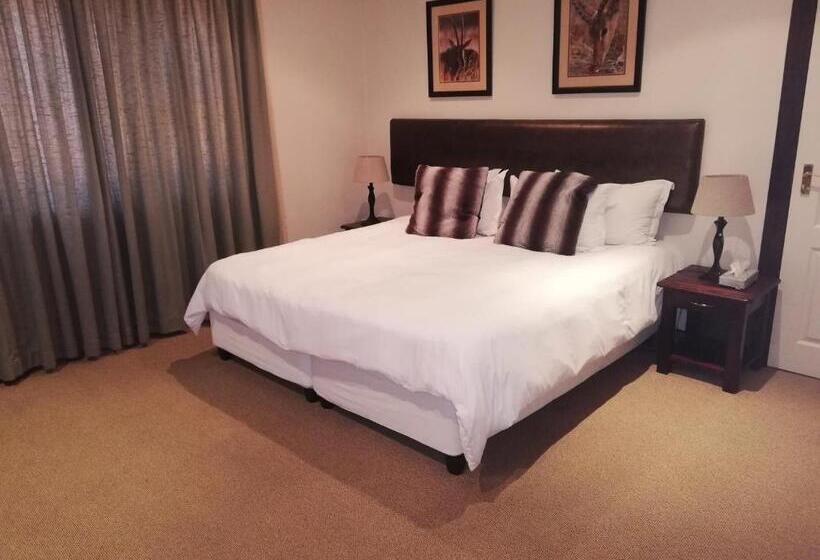 キングサイズベッドのスタンダードルーム, Kalahari Lodge Kimberley