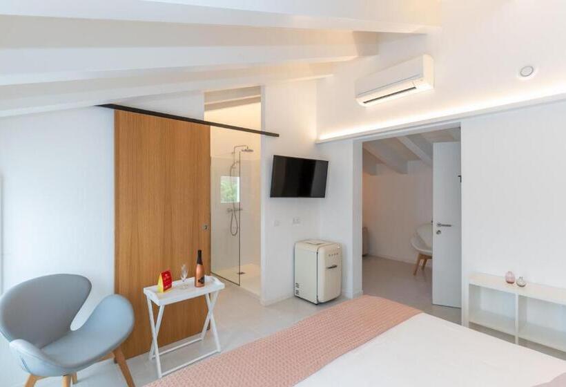 جناح عائلي, M  27