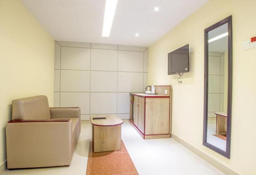 سوییت اجرایی, Mira Garden