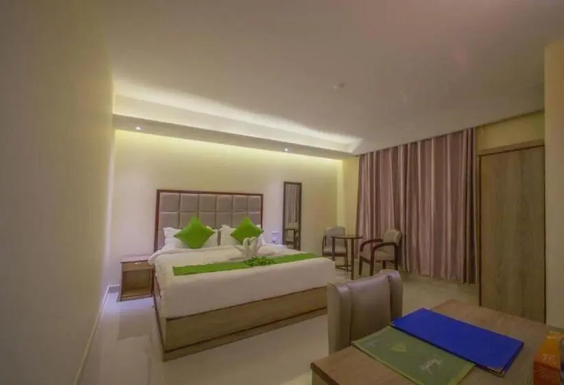 Deluxe Suite King Bed, Mira Garden