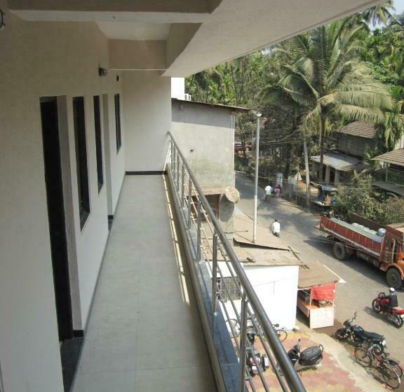 חדר לארבעה סטנדרטי עם מרפסת, P P Motel