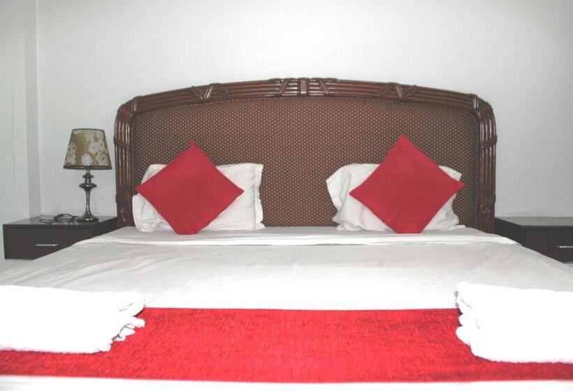 家庭间, P P Motel