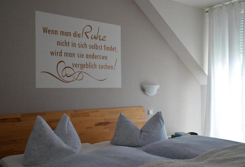 Номер Стандарт с Балконом, Gästehaus Alt Mehring