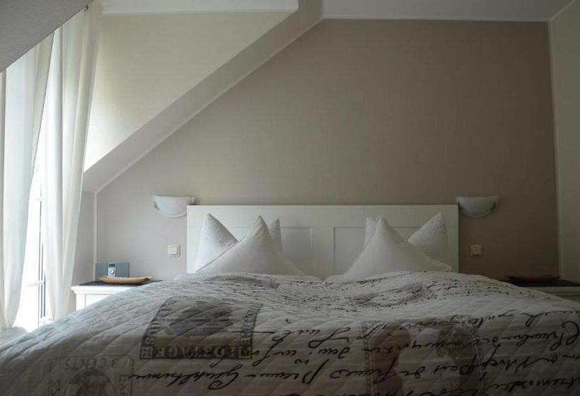 Номер Стандарт с Балконом, Gästehaus Alt Mehring