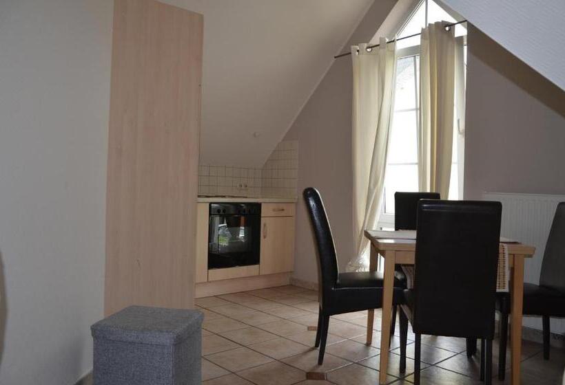 Номер Стандарт с Балконом, Gästehaus Alt Mehring