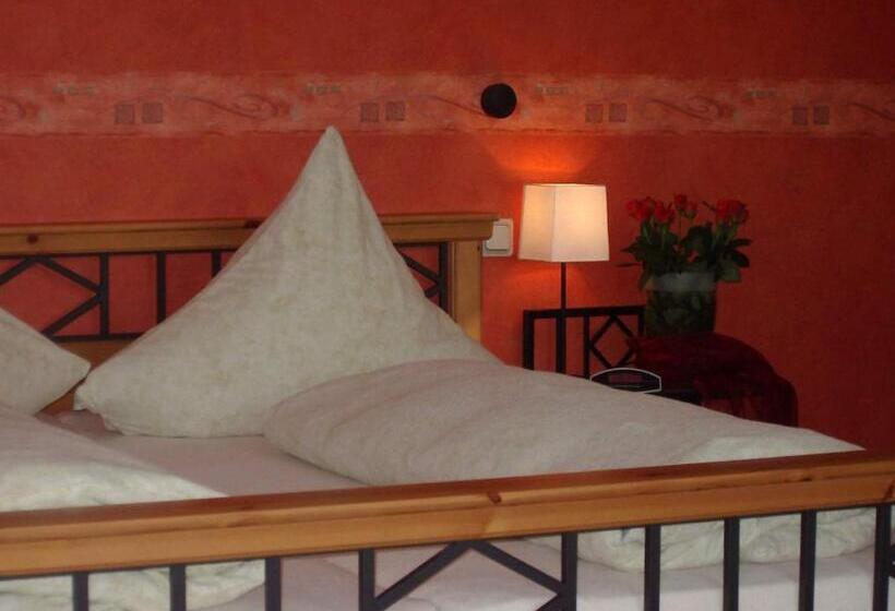 Номер Стандарт с Балконом, Gästehaus Alt Mehring