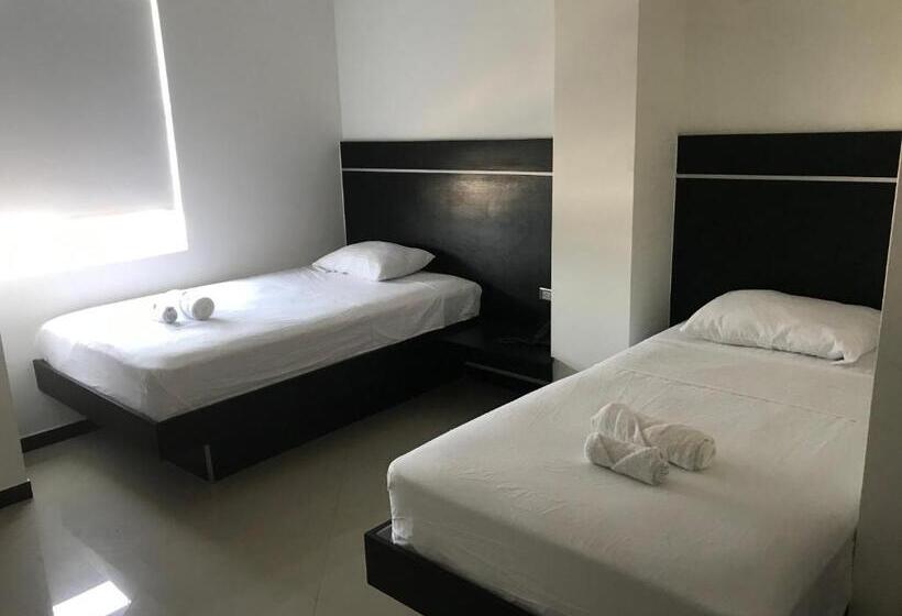 غرفة قياسية ثلاثية, La Esperanza