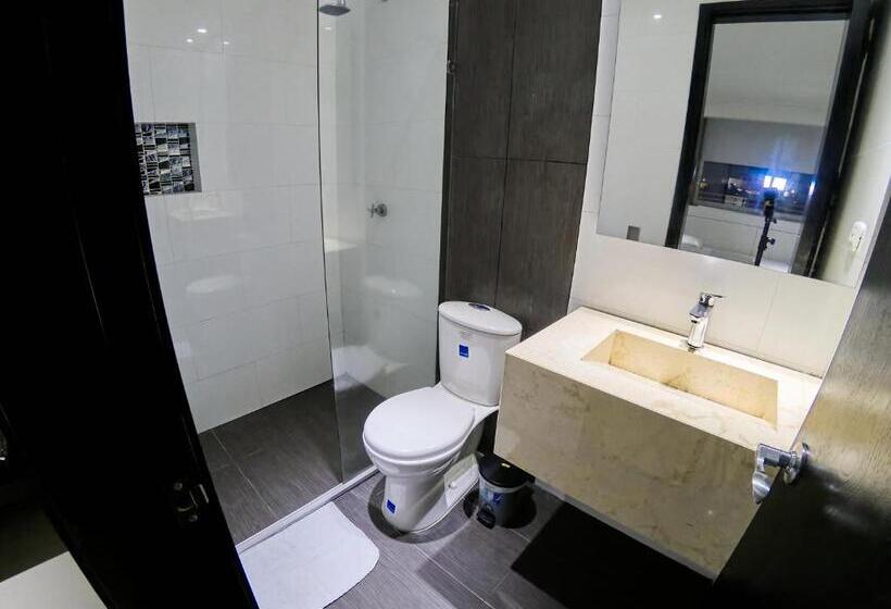 غرفة قياسية, La Esperanza