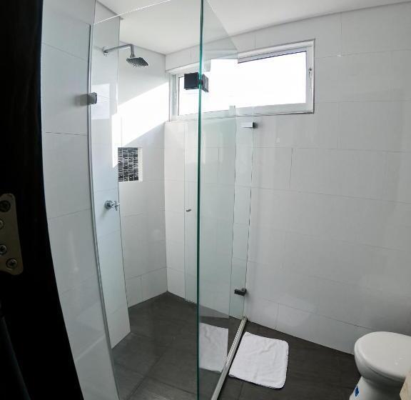 غرفة قياسية, La Esperanza