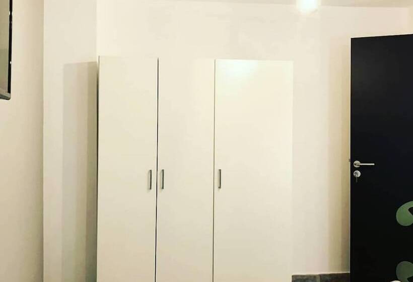 اتاق استاندارد با سرویس بهداشتی مشترک, Secret Spot Hostel