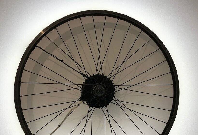 اتاق استاندارد با سرویس بهداشتی مشترک, Secret Spot Hostel