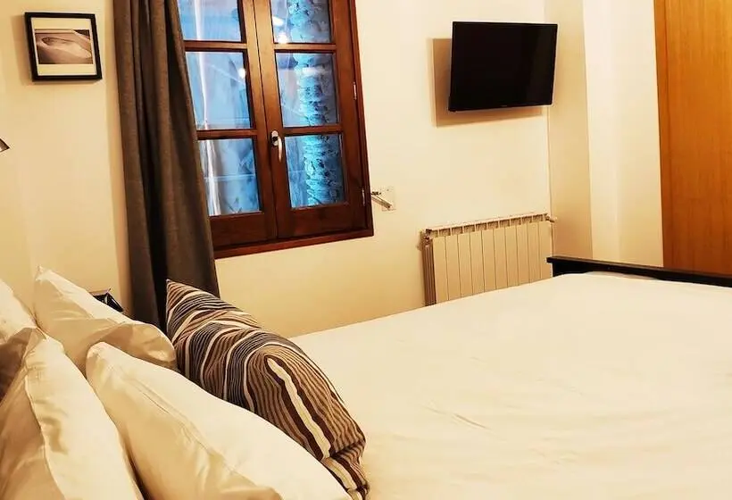 اتاق استاندارد, Secret Spot Hostel