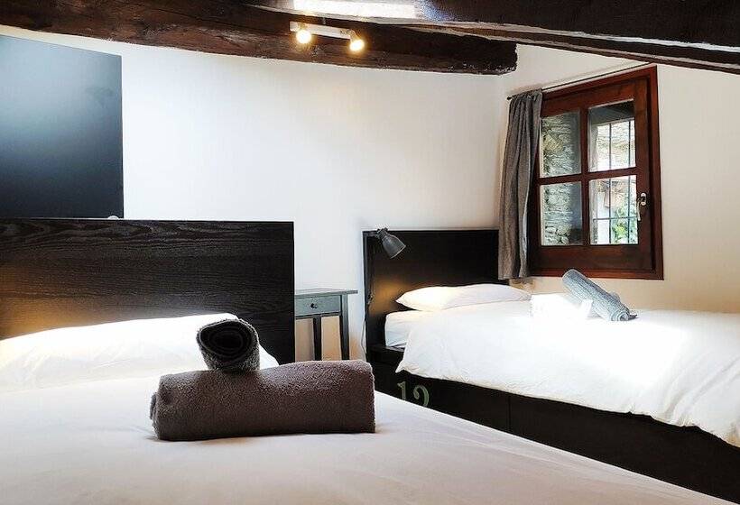 تختخواب در اتاق مشترک, Secret Spot Hostel