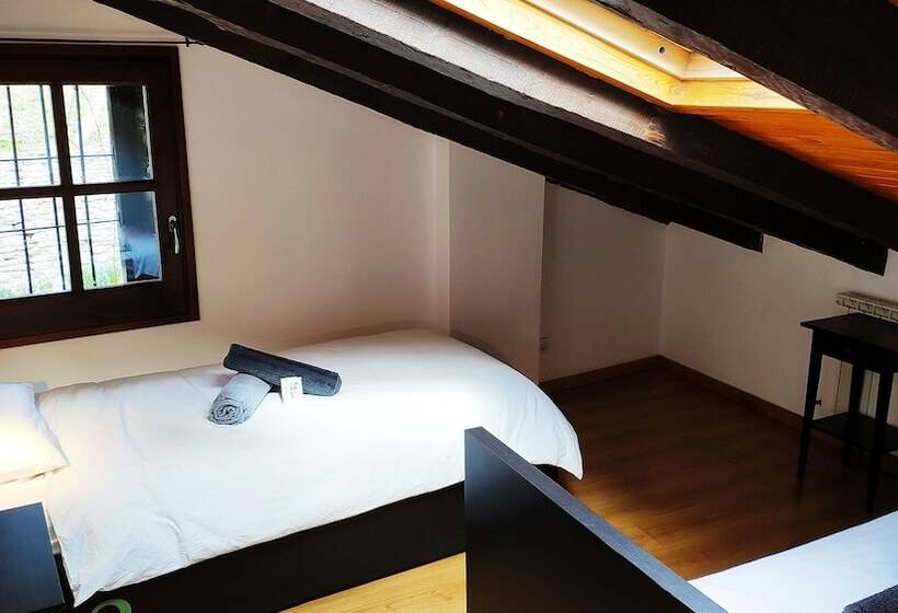 تختخواب در اتاق مشترک, Secret Spot Hostel