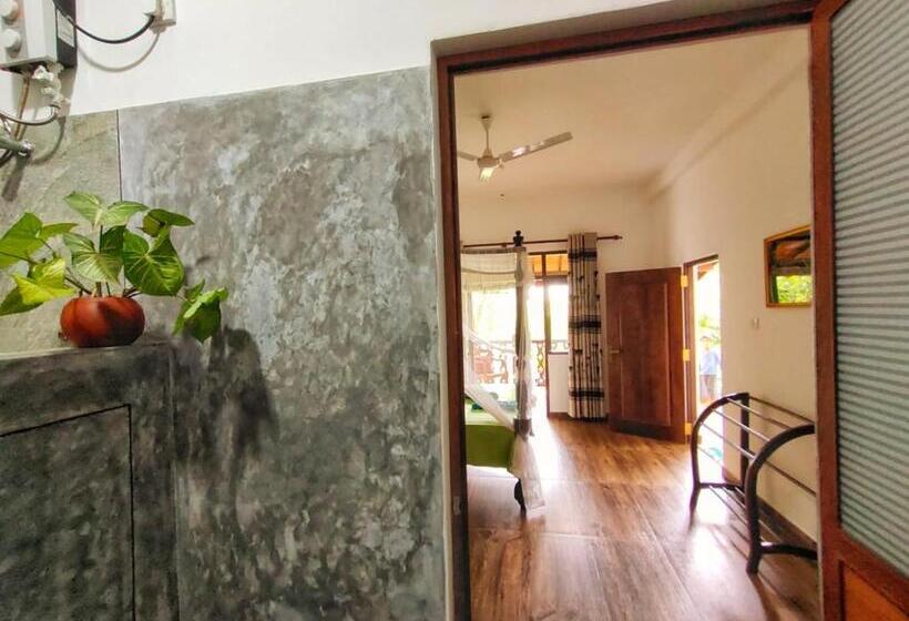 غرفة ديلوكس, The Jungle View