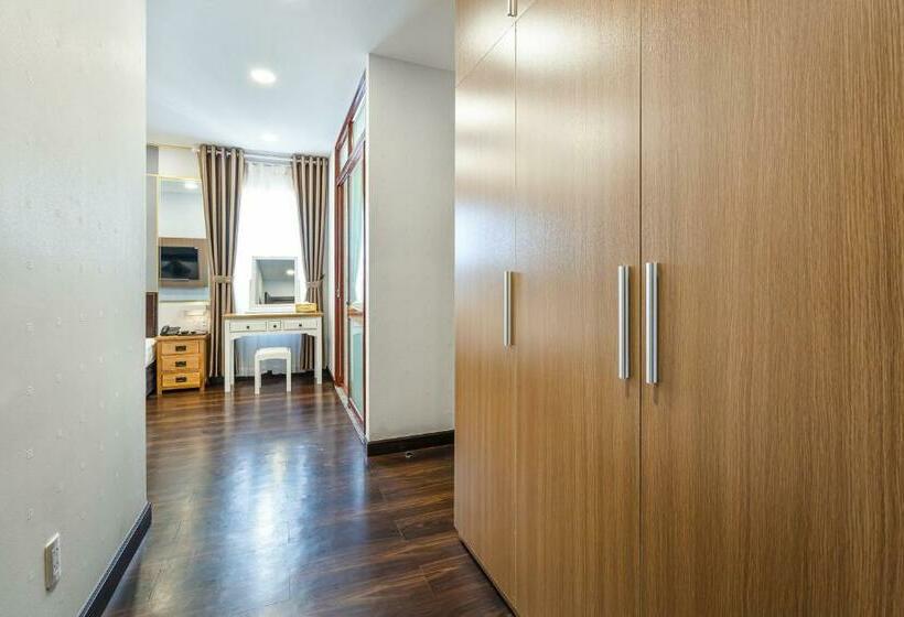 اتاق استاندارد, Emerald Central