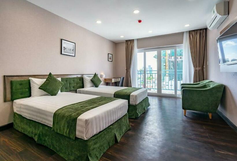 اتاق لوکس, Emerald Central