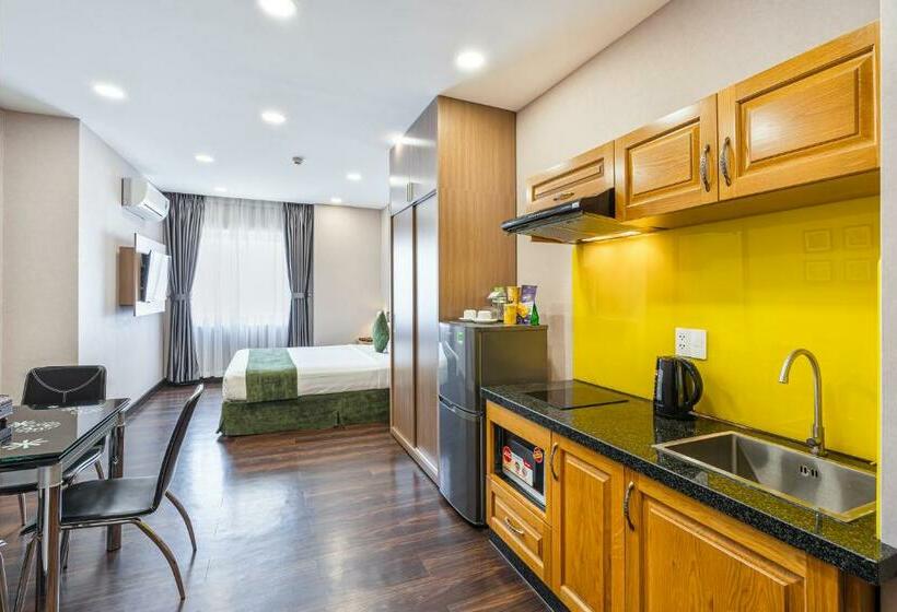 استودیوی استاندارد, Emerald Central