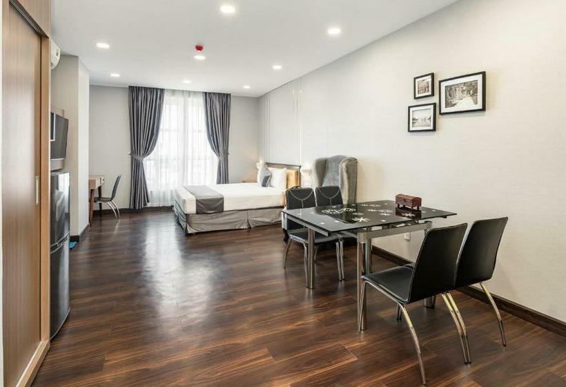 استودیوی لوکس, Emerald Central