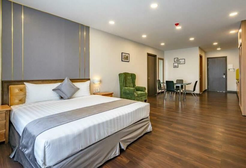 استودیوی سوپریور, Emerald Central