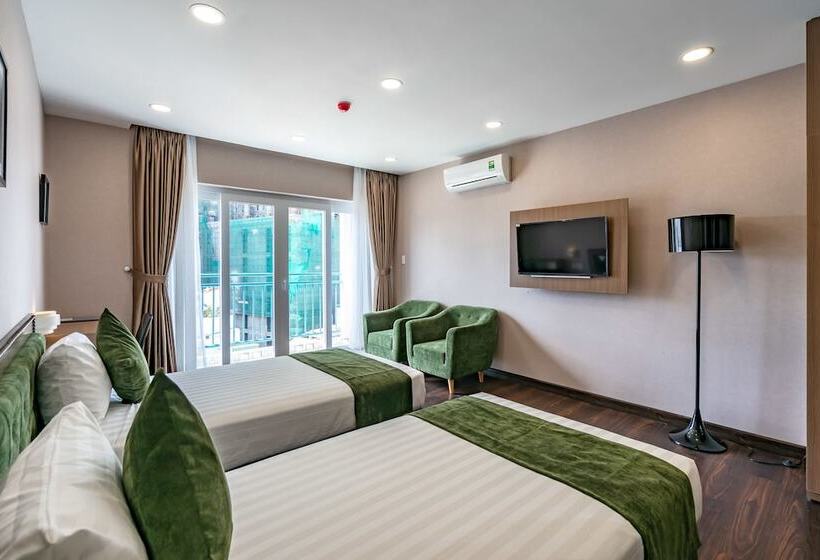 اتاق لوکس, Emerald Central