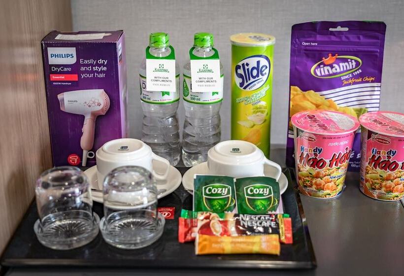 استودیوی لوکس, Emerald Central