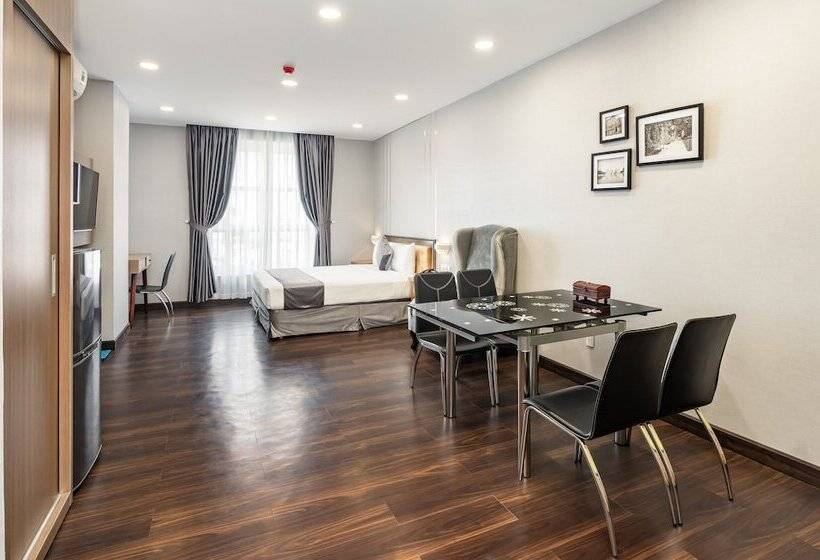 استودیوی لوکس, Emerald Central