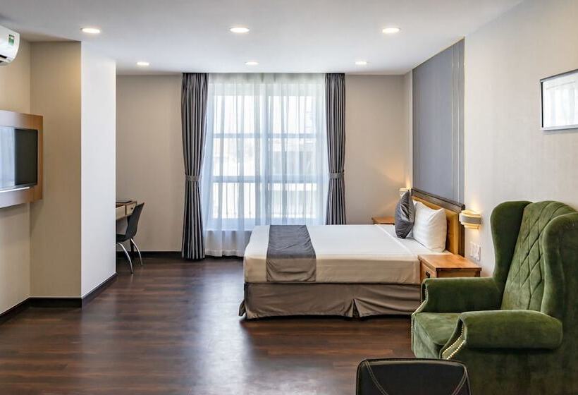 استودیوی سوپریور, Emerald Central