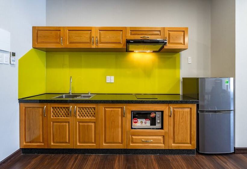 استودیوی سوپریور, Emerald Central