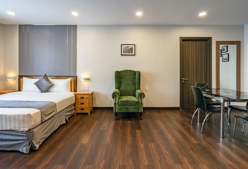 استودیوی سوپریور, Emerald Central