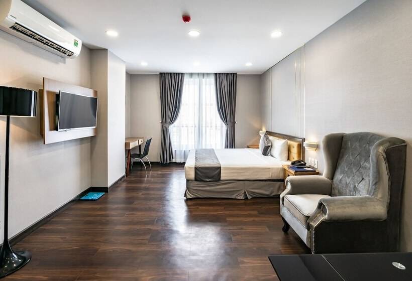 استودیوی لوکس, Emerald Central