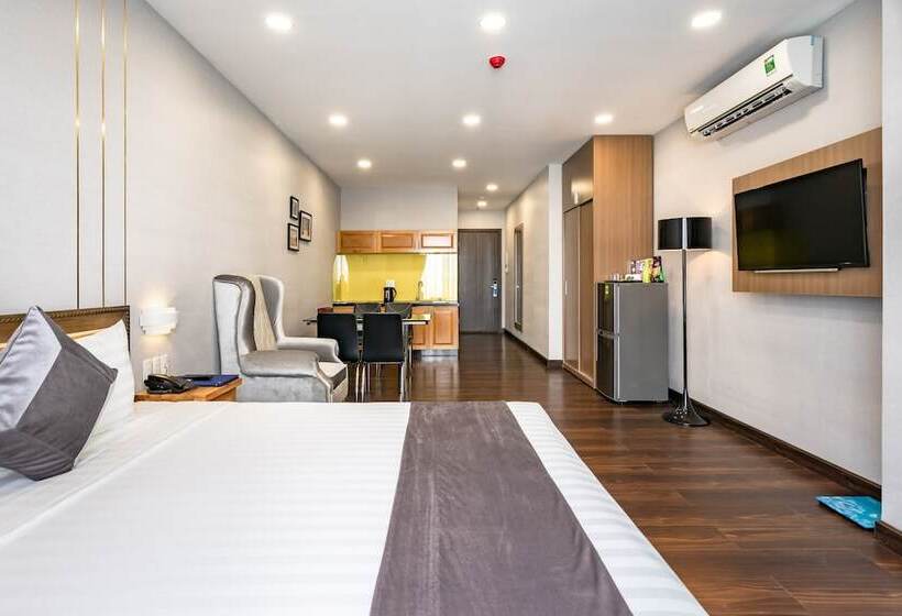 استودیوی لوکس, Emerald Central