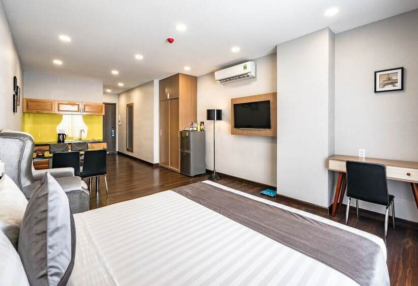 استودیوی لوکس, Emerald Central