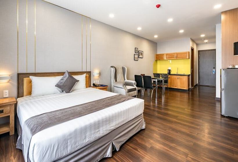 استودیوی لوکس, Emerald Central