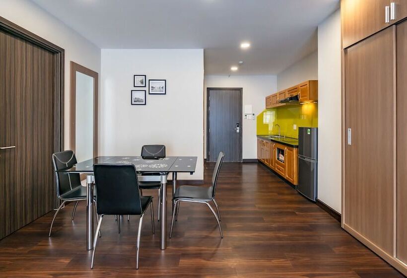 استودیوی سوپریور, Emerald Central