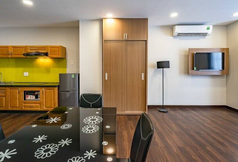 استودیوی سوپریور, Emerald Central