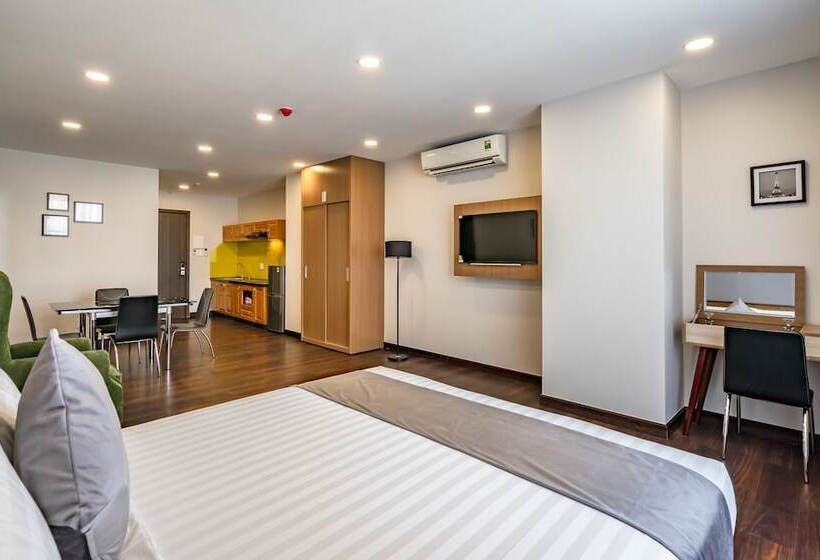 استودیوی سوپریور, Emerald Central