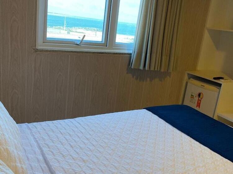 标准间, Farol Plaza