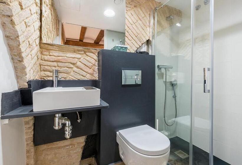 اتاق استاندارد, Hostal 977