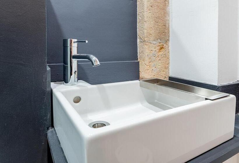 اتاق استاندارد, Hostal 977