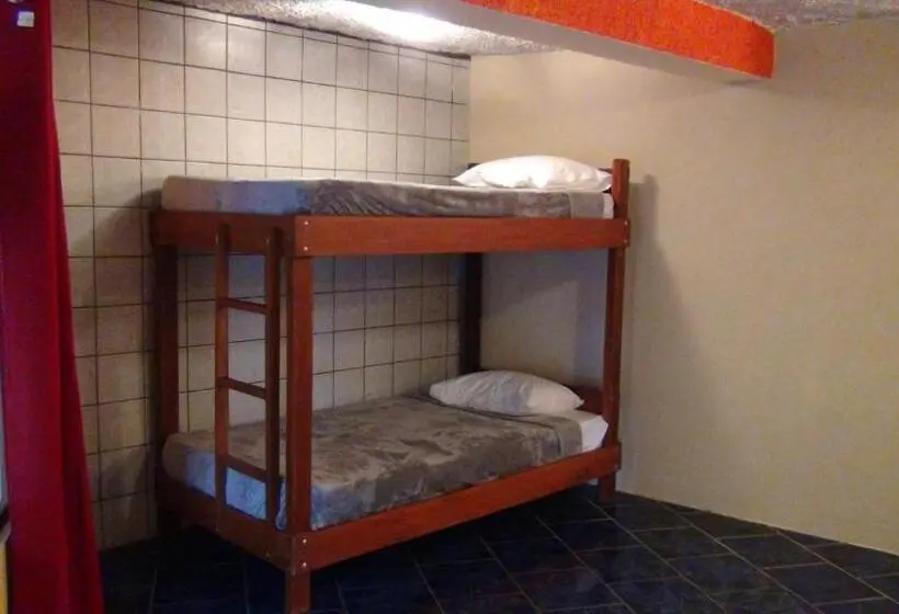 اتاق خانوادگی, Monteverde Family House