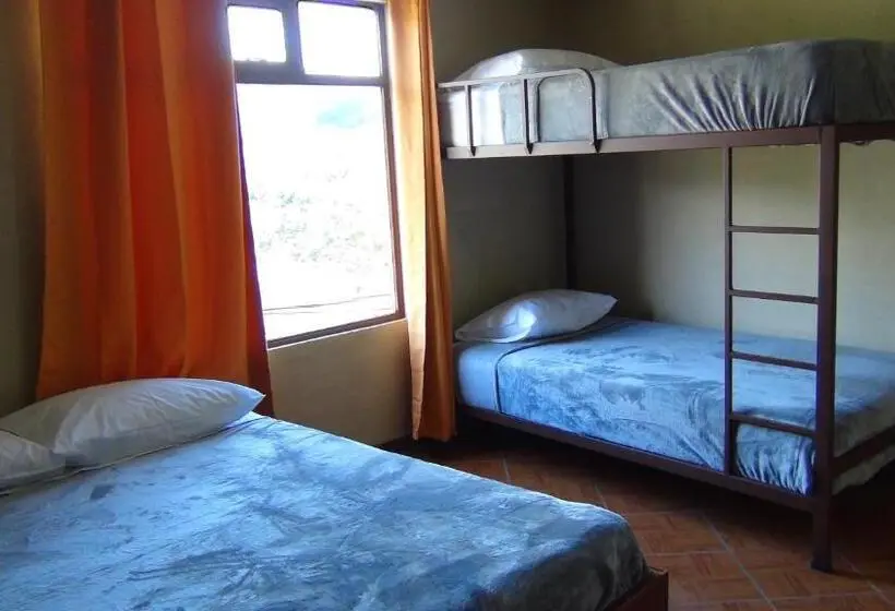 اتاق استاندارد چهارنفره با سرویس بهداشتی مشترک, Monteverde Family House