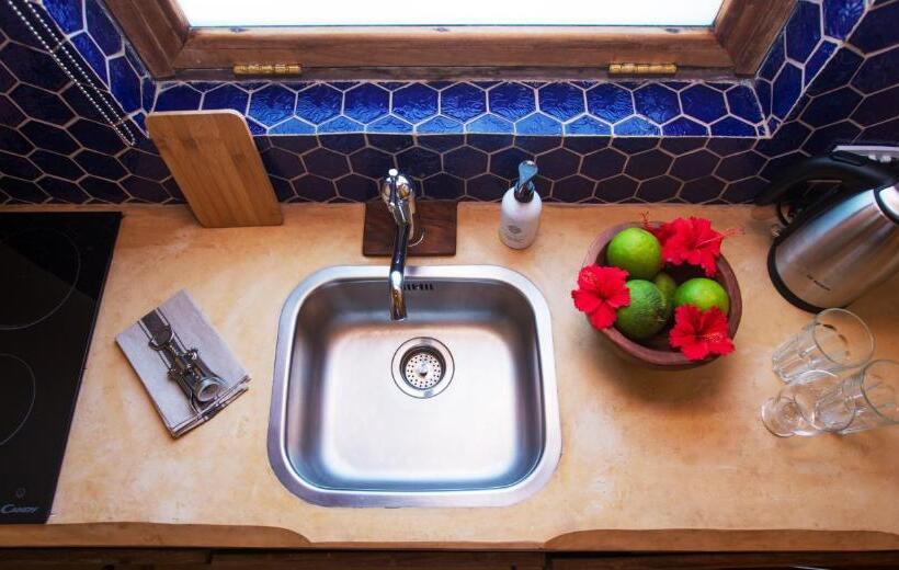 オーシャンビューデラックススイート, Clove Island Villas & Spa