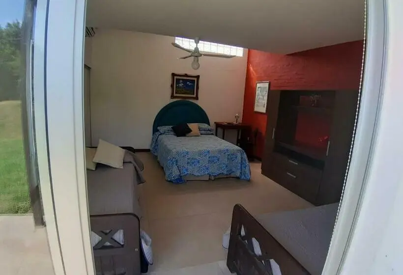 Chambre Familiale Supérieure, Ars Amici