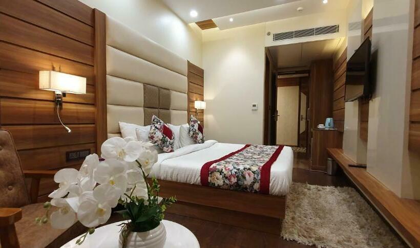 Номер Deluxe, Makhan Residency